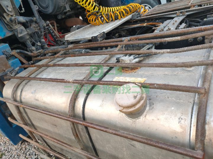 出售18年福田歐曼EST460馬力雙驅(qū)輕體牽引車，手續(xù)齊全可分期