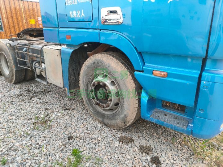 出售18年福田歐曼EST460馬力雙驅(qū)輕體牽引車，手續(xù)齊全可分期