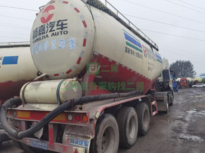 出售18年低38方輕型散裝水泥罐車以舊換新