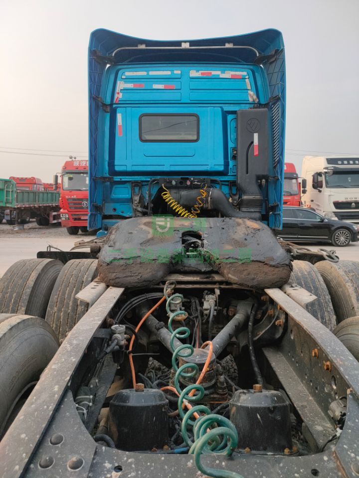 出售18年福田歐曼EST460馬力雙驅(qū)輕體牽引車，手續(xù)齊全可分期