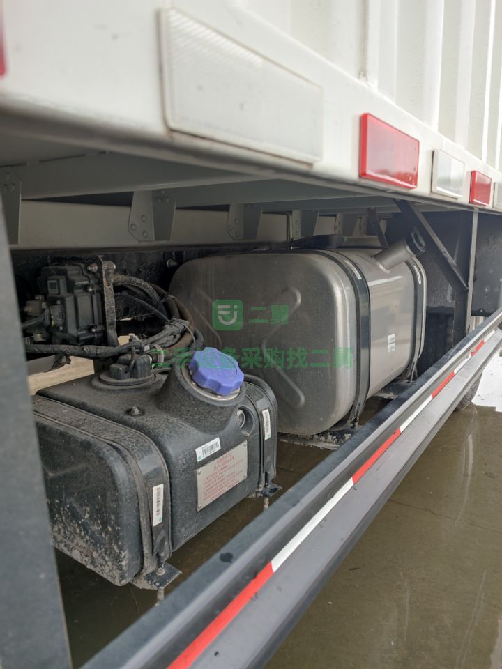 江蘇出售二手的中國重汽豪沃4.2米廂式貨車