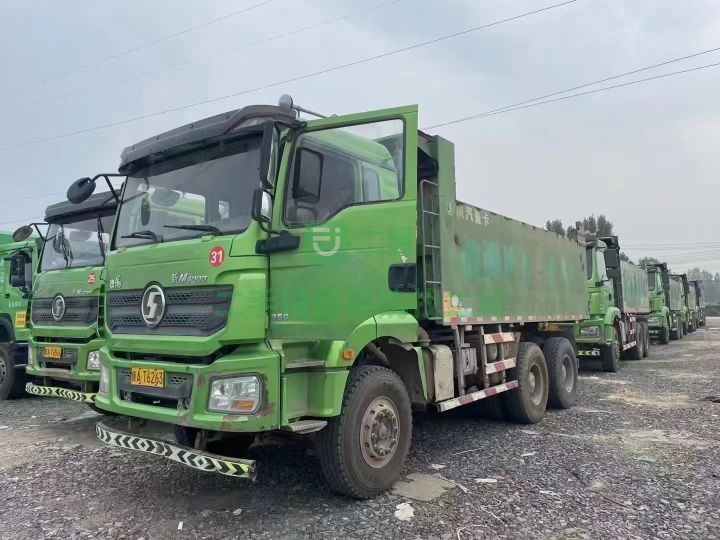 出售17年底5.6米德龍，350馬力，12速自卸車