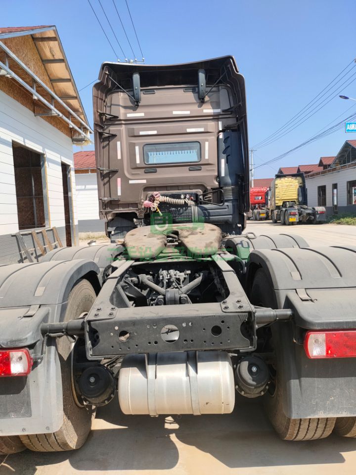 出售20年解放JH6牽引車550馬力濰柴發(fā)動(dòng)機(jī) 手續(xù)齊全 可分期