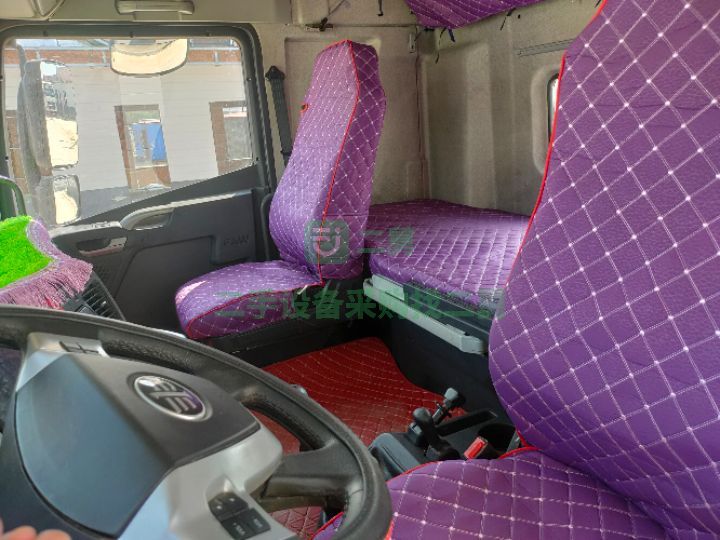 出售20年解放JH6牽引車550馬力濰柴發(fā)動(dòng)機(jī) 手續(xù)齊全 可分期