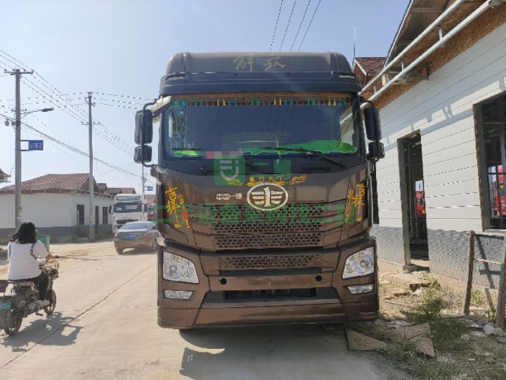 出售20年解放JH6牽引車550馬力濰柴發(fā)動(dòng)機(jī) 手續(xù)齊全 可分期