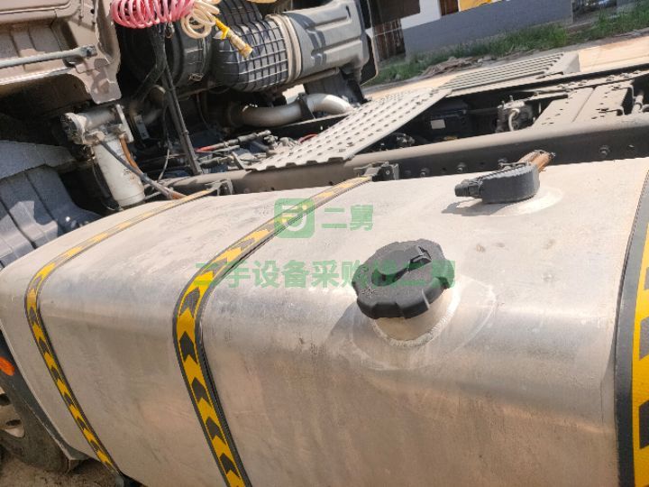 出售20年解放JH6牽引車550馬力濰柴發(fā)動(dòng)機(jī) 手續(xù)齊全 可分期