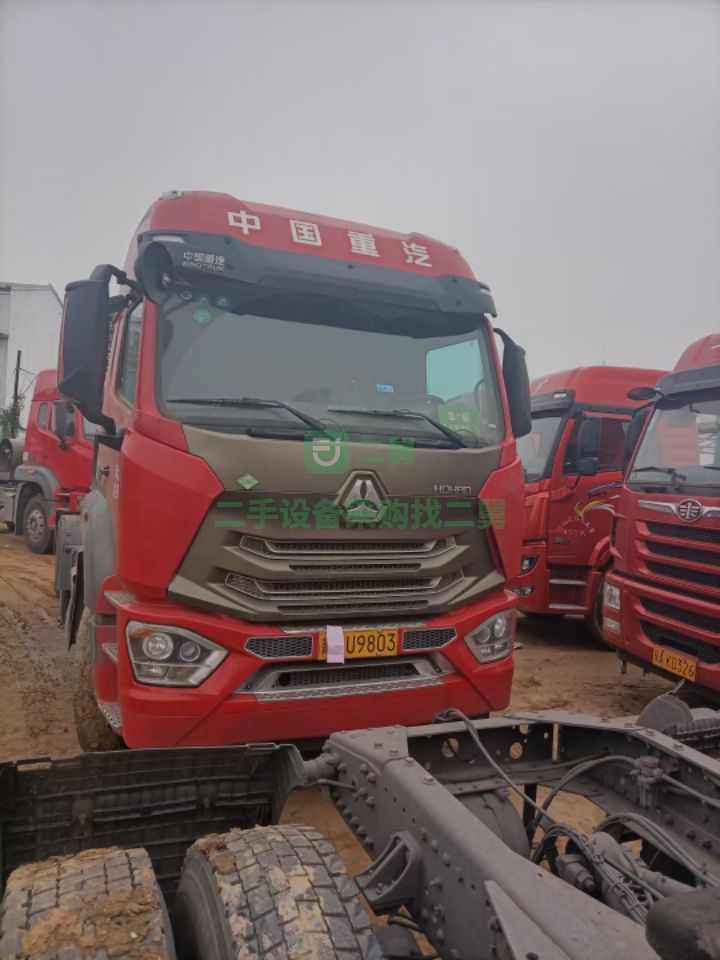出售國(guó)六浩瀚440馬力天然汽牽引車(chē)，2臺(tái)一年兩個(gè)月全保險(xiǎn)，帶液緩