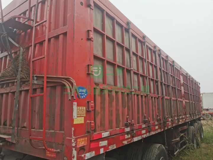 出售16年10月萬榮牌10.5米小掛，富華軸掛車