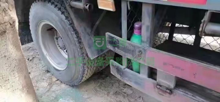 出售2015年4月份的，龍威六米八平板貨車，車況好價格低