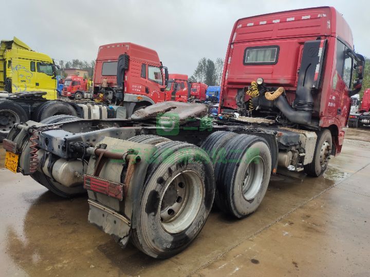 出售二手九成新的歐曼EST550馬力牽引車