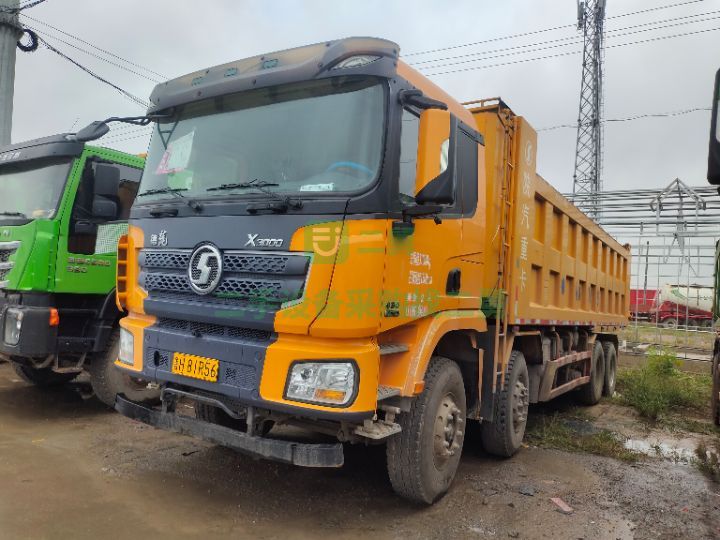 出售19年德龍X3000自卸車8.2大箱