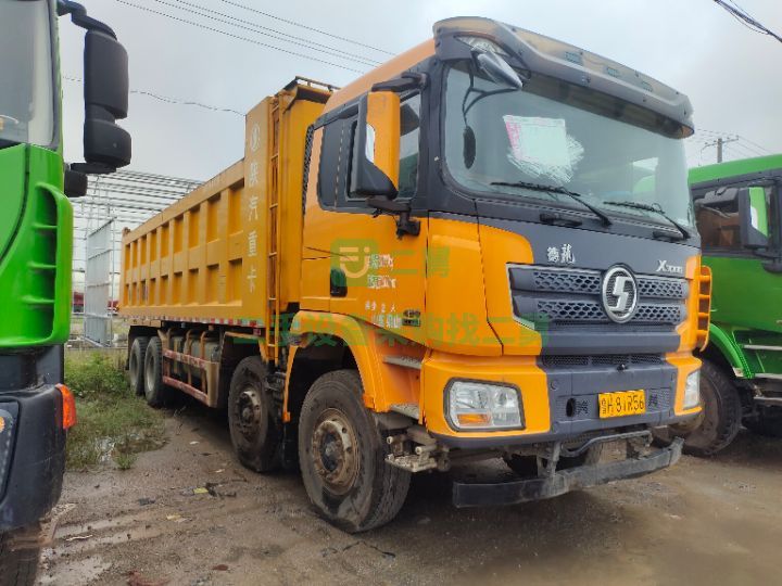 出售19年德龍X3000自卸車8.2大箱