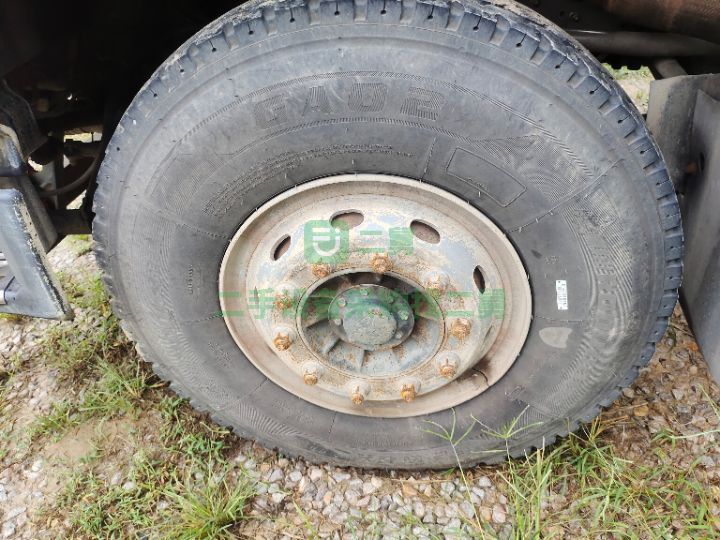 出售18年豪沃大箱8.6米  重汽發(fā)動機重汽變速箱自卸車