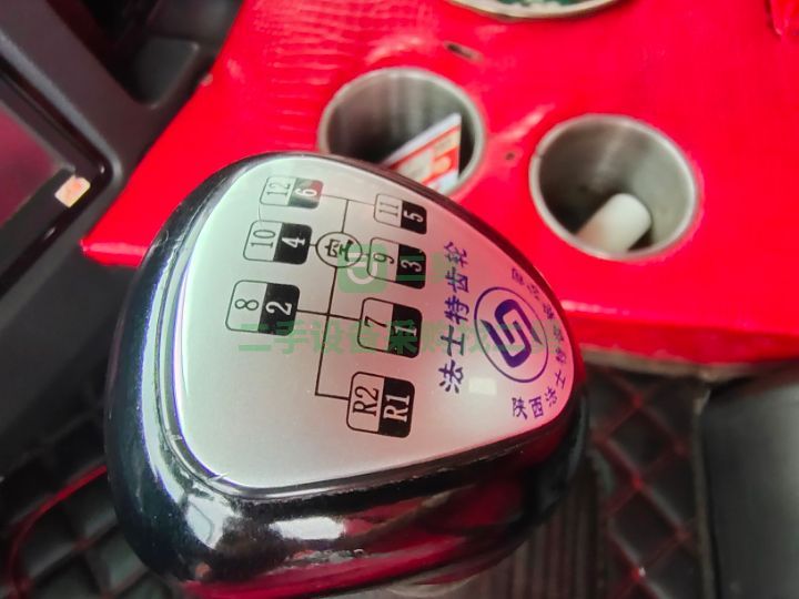 出售二手九成新的歐曼EST550馬力牽引車