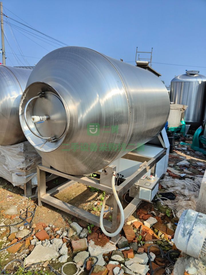 山東出售山東諸城2000升真空變頻滾揉機