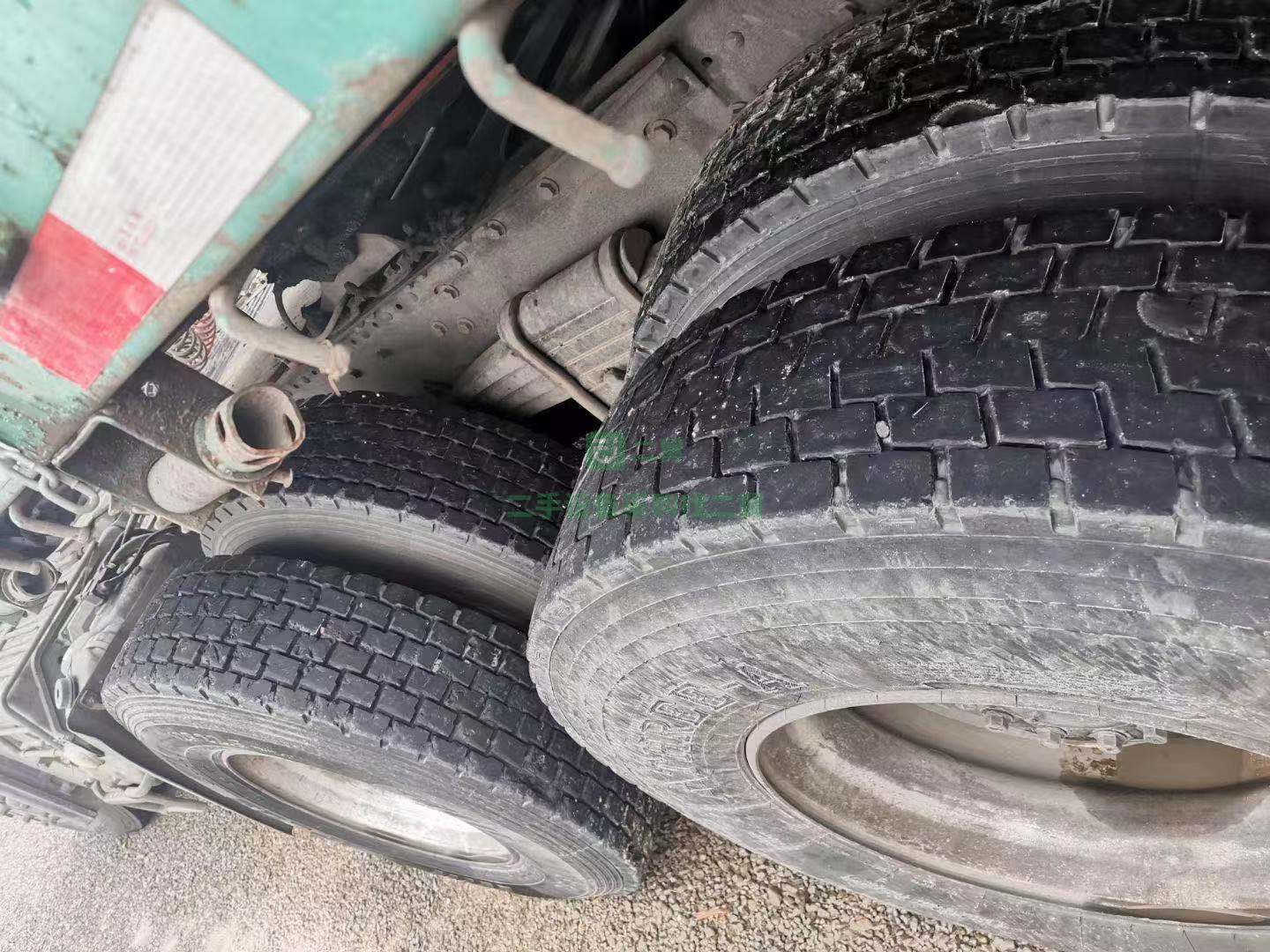 出售精品17年2月解放J6牽引車420馬力帶13米高低板掛車