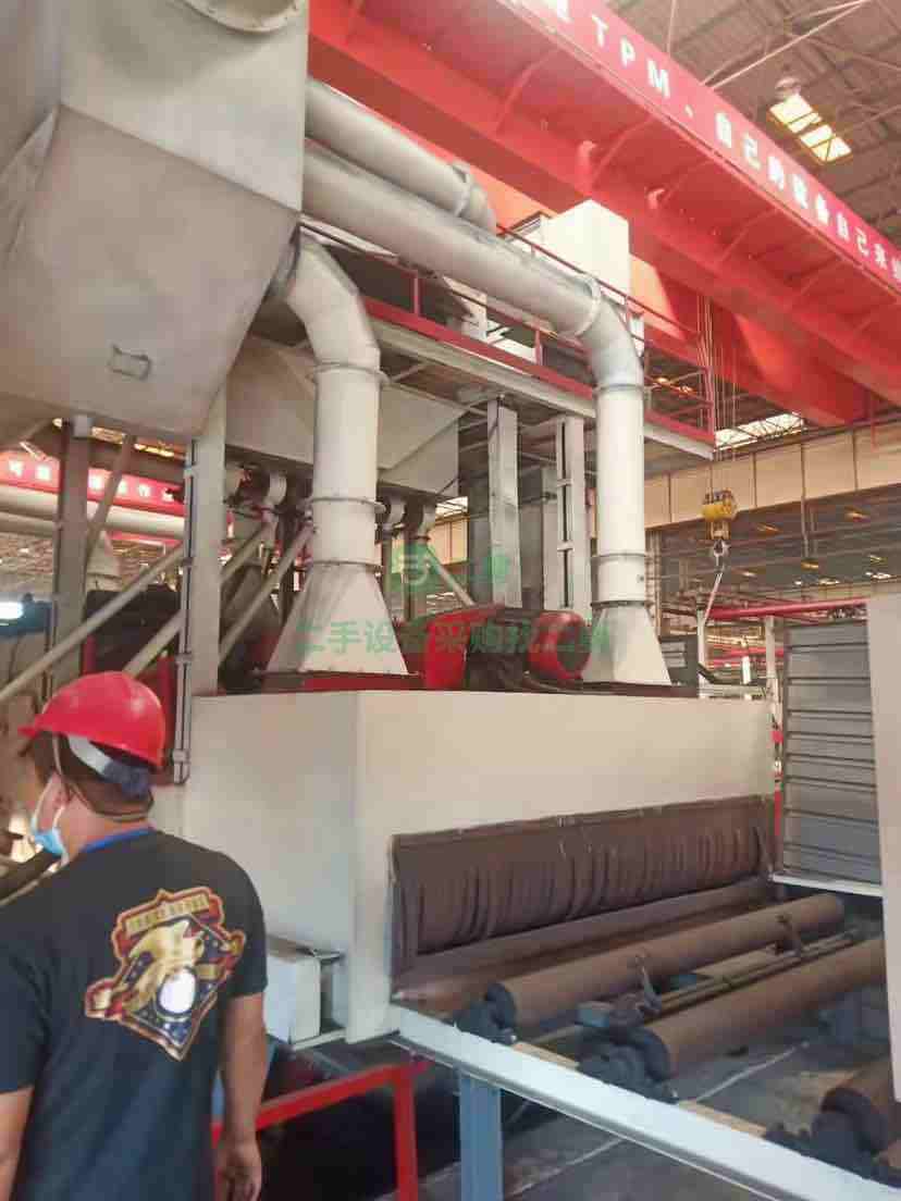 出售Q6925鋼板拋丸機(jī)在位，成色如圖，帶噴漆烘干