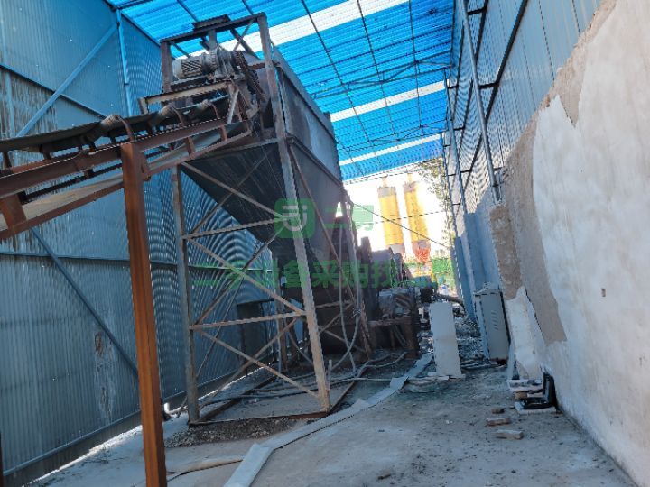 山東出售二手九成新的四排一套制沙機