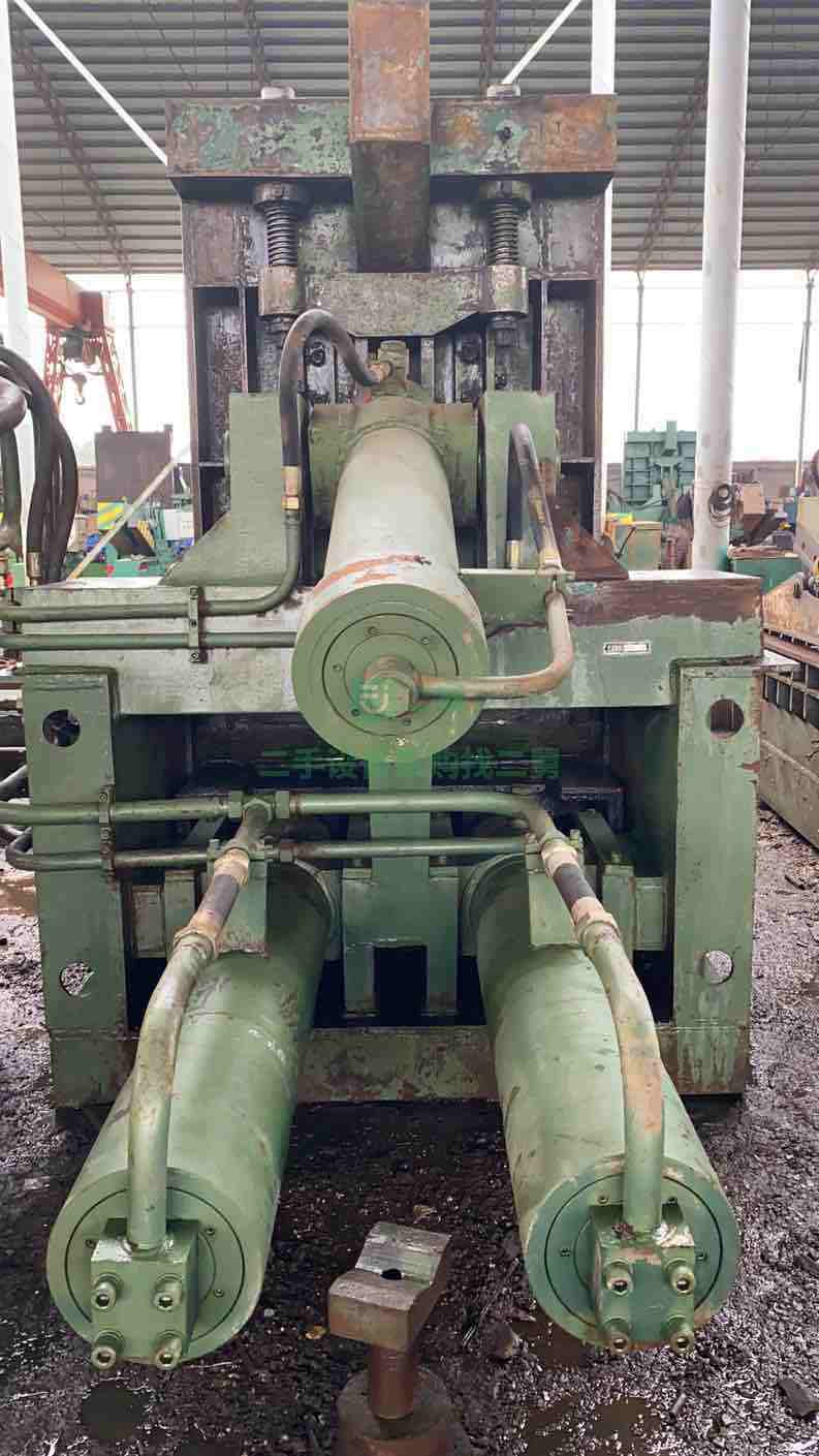 出售江陰華宏200T金屬壓塊機(jī)