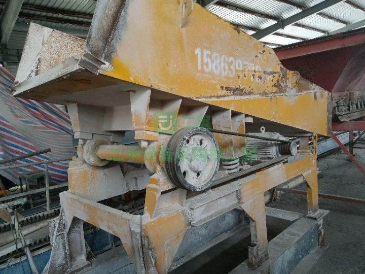 山東出售二手九成新的1200錘式破碎機(jī)