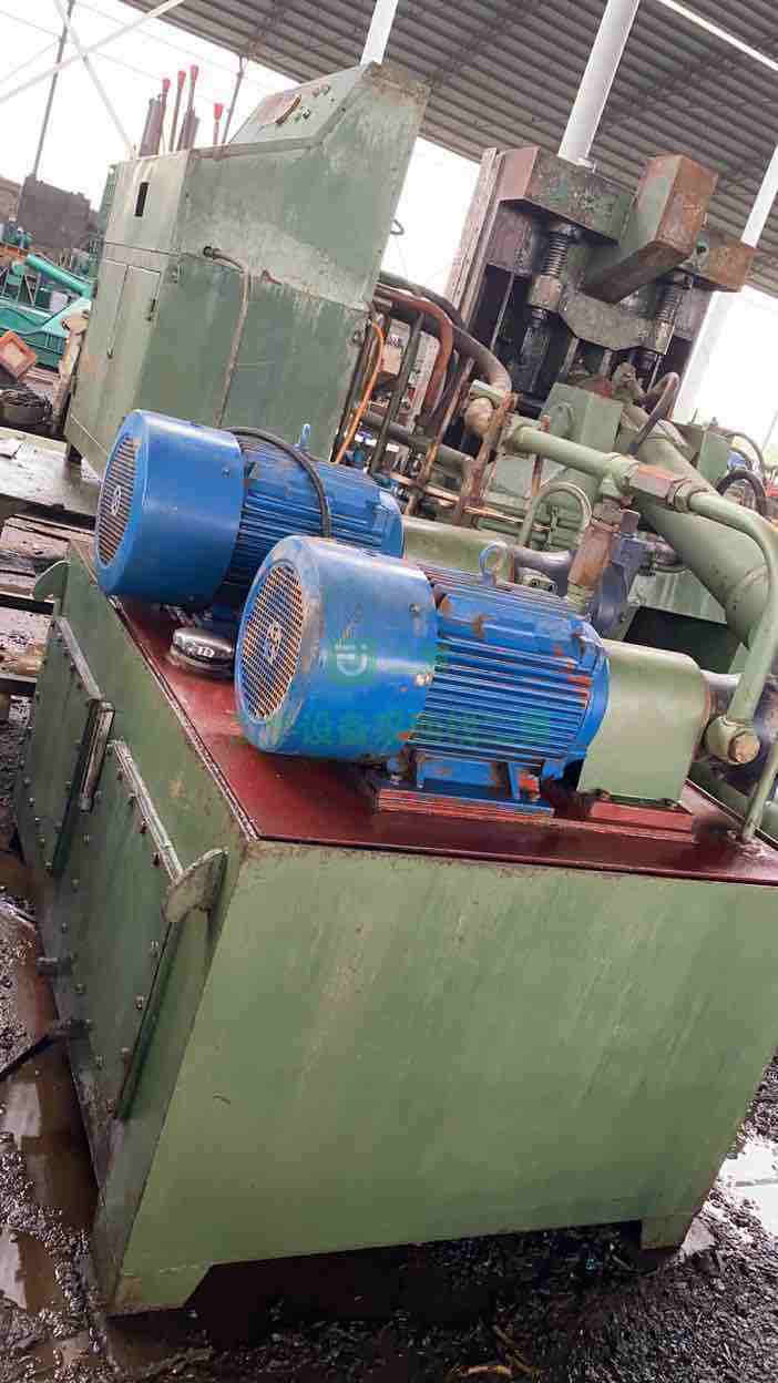 出售江陰華宏200T金屬壓塊機(jī)