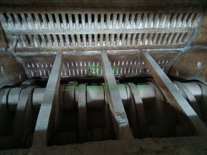 山東出售二手九成新的1200錘式破碎機(jī)