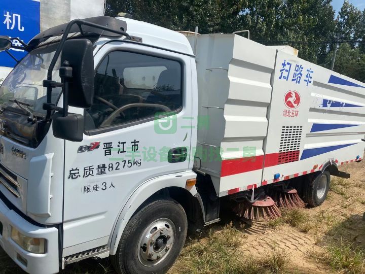 山東出售東風多利卡精品二手勾臂垃圾壓縮車