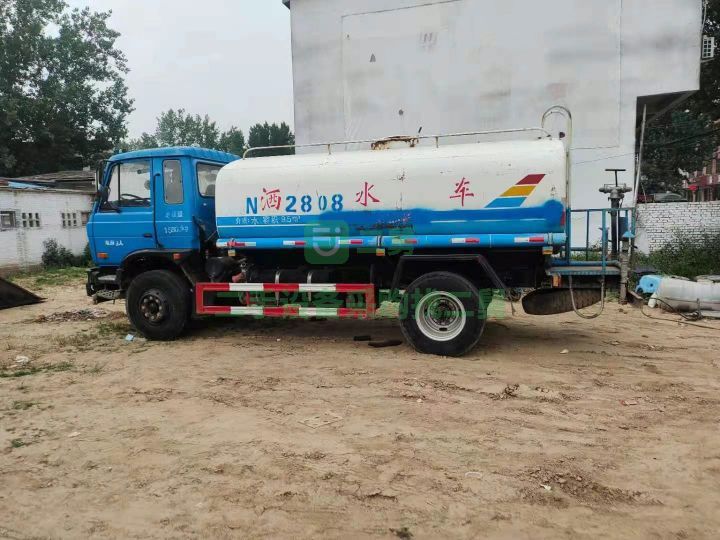 山東出售東風多利卡精品二手勾臂垃圾壓縮車