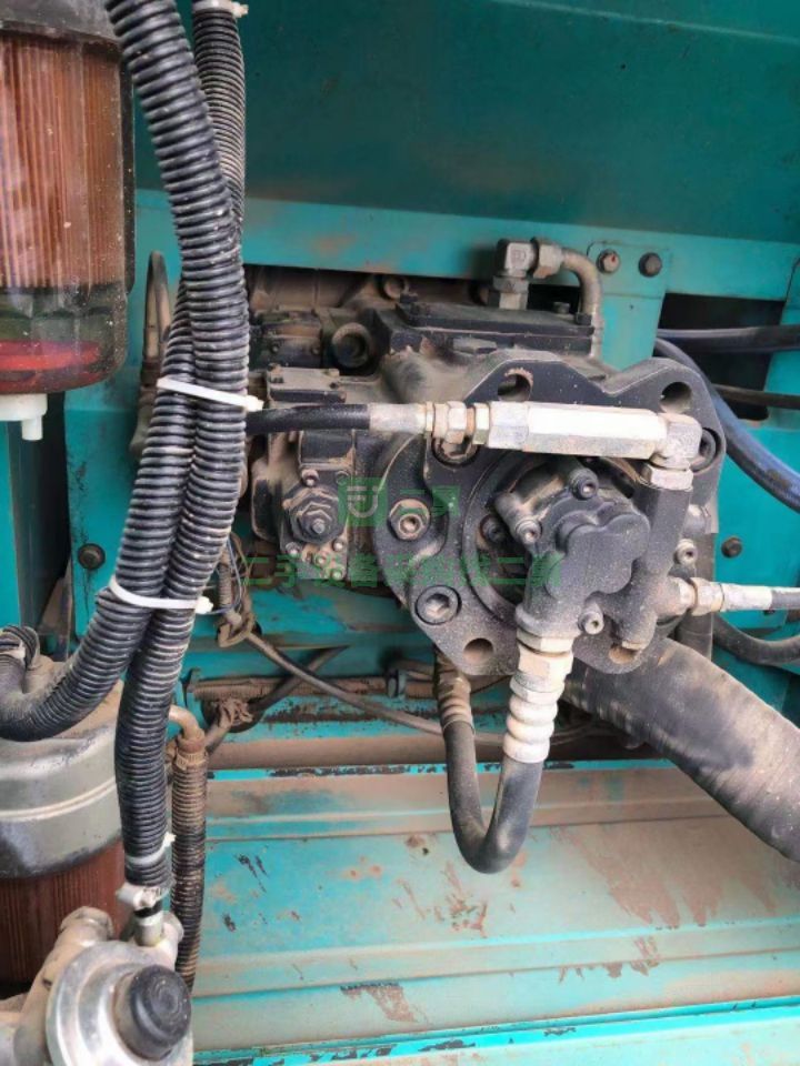 出售神鋼260超八9挖掘機(jī)，車況性能免檢，發(fā)動機(jī)沒廢氣，條板八層新，純土方個人車
