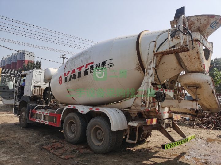 出售二手的豪沃亞特14方水泥攪拌車
