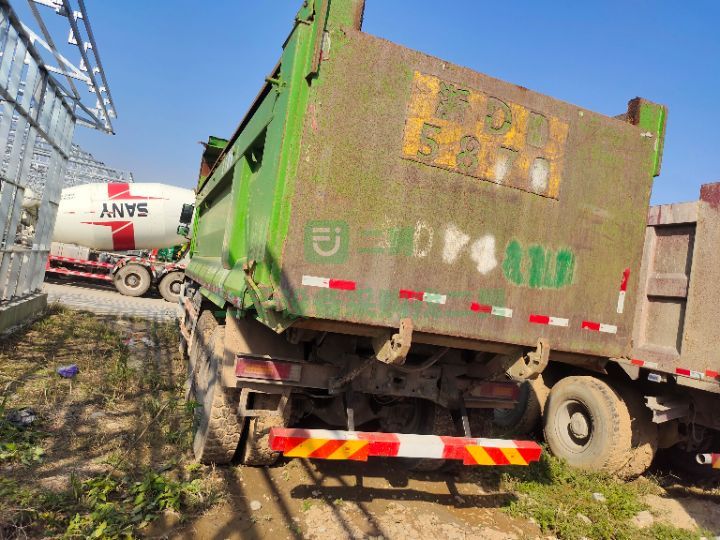 出售17年前四后八6.5米大箱工程車，車況原版價格合適