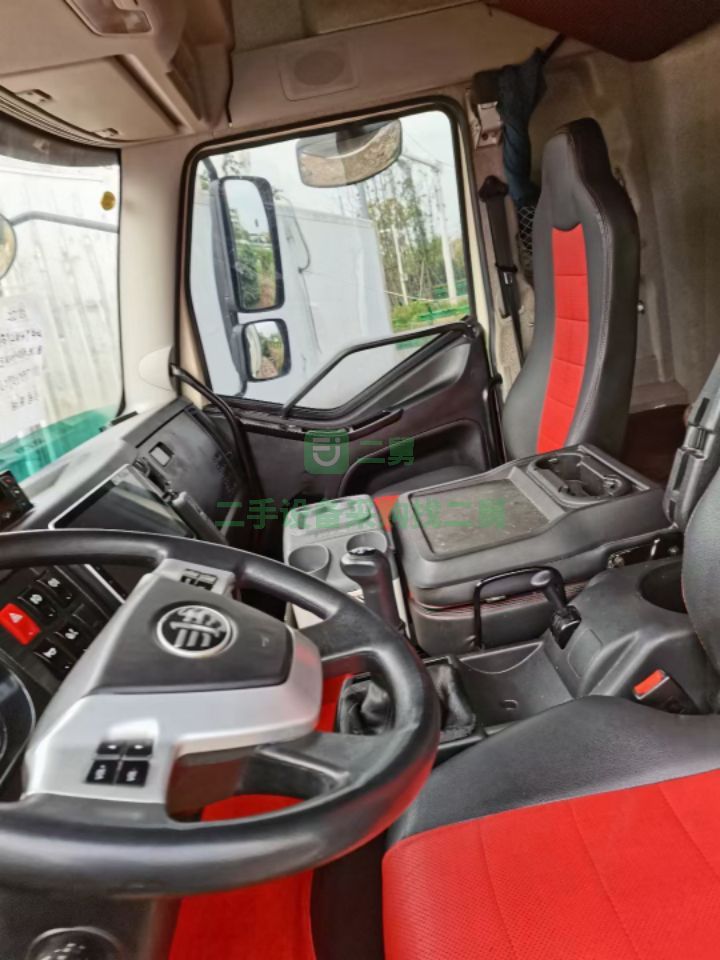出售二手20年的解放J6P冷藏車