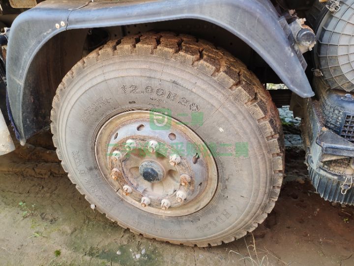 出售17年前四后八6.5米大箱工程車，車況原版價格合適