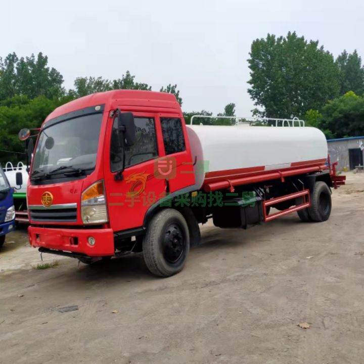 低價出售解放牌12方灑水車