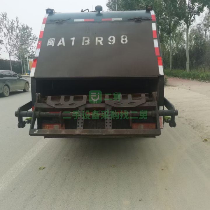 出售一臺凱馬國五藍牌壓縮垃圾車價格不高，歡迎咨詢