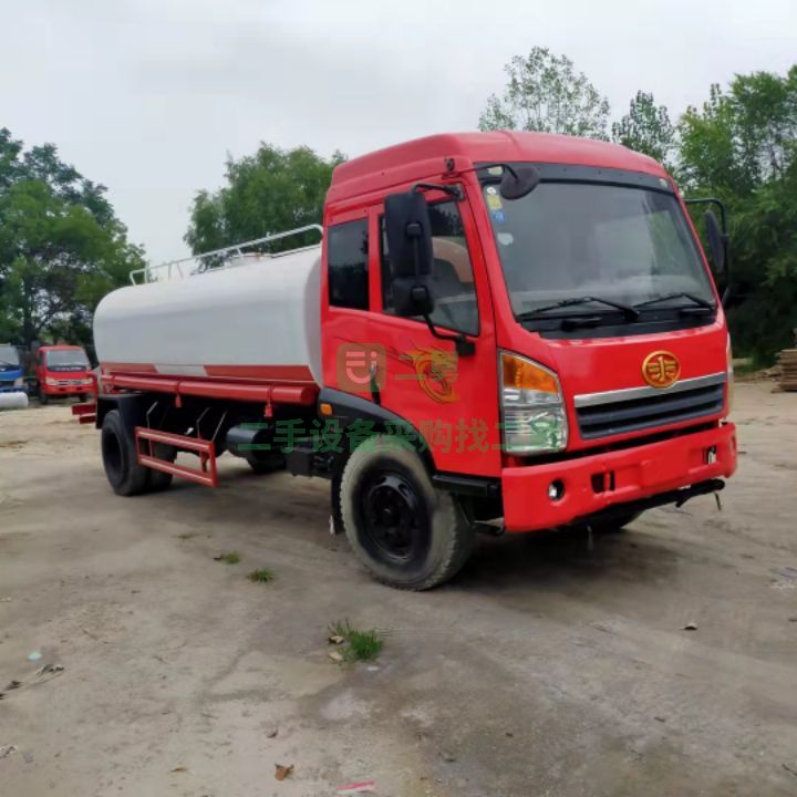 低價出售解放牌12方灑水車