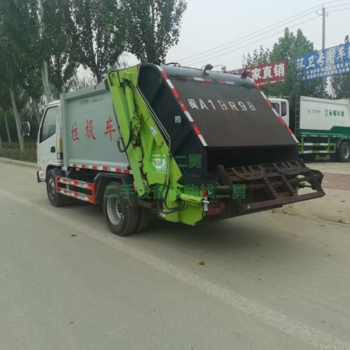 出售一臺凱馬國五藍牌壓縮垃圾車價格不高，歡迎咨詢