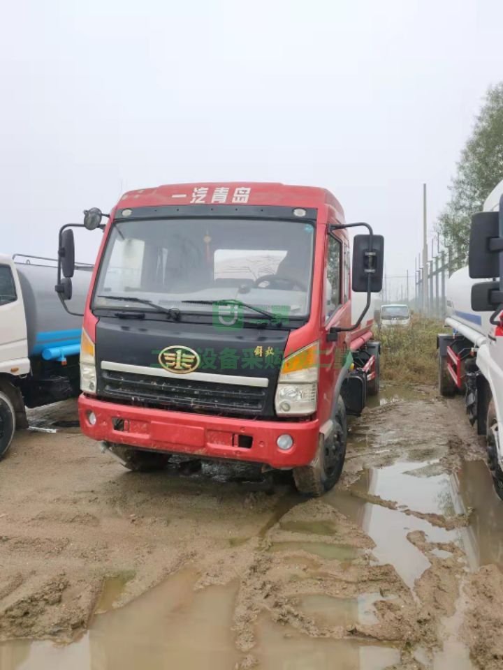 低價出售解放牌12方灑水車
