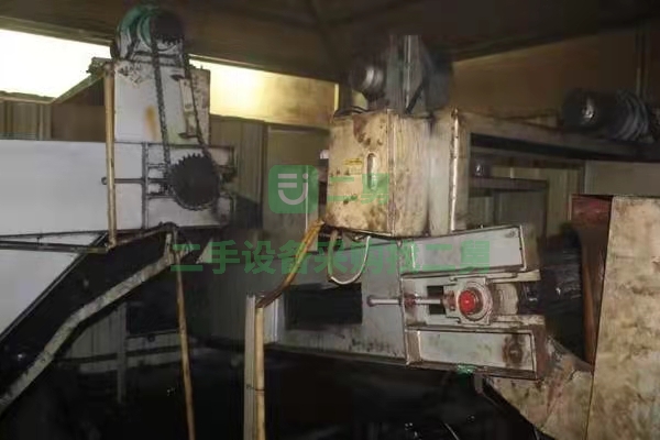 山東出售LZC9-1000mm-10000mm-120mm[525KW]托輥型網帶式淬火爐生產線