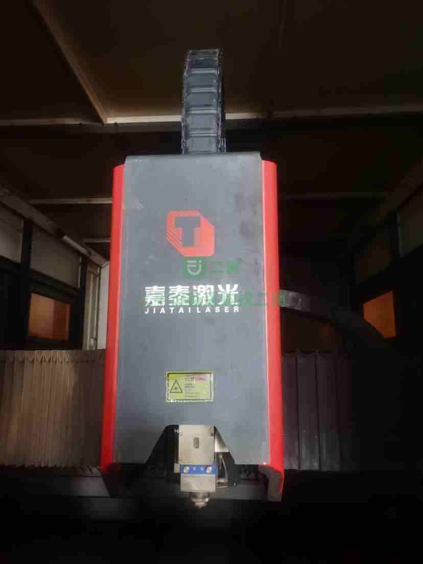 嘉泰激光2020年1500瓦，NC自動(dòng)切割頭切割機(jī)