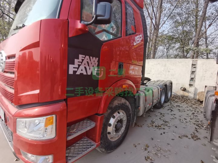 出售二手的解放原版J6P精品460馬力牽引車