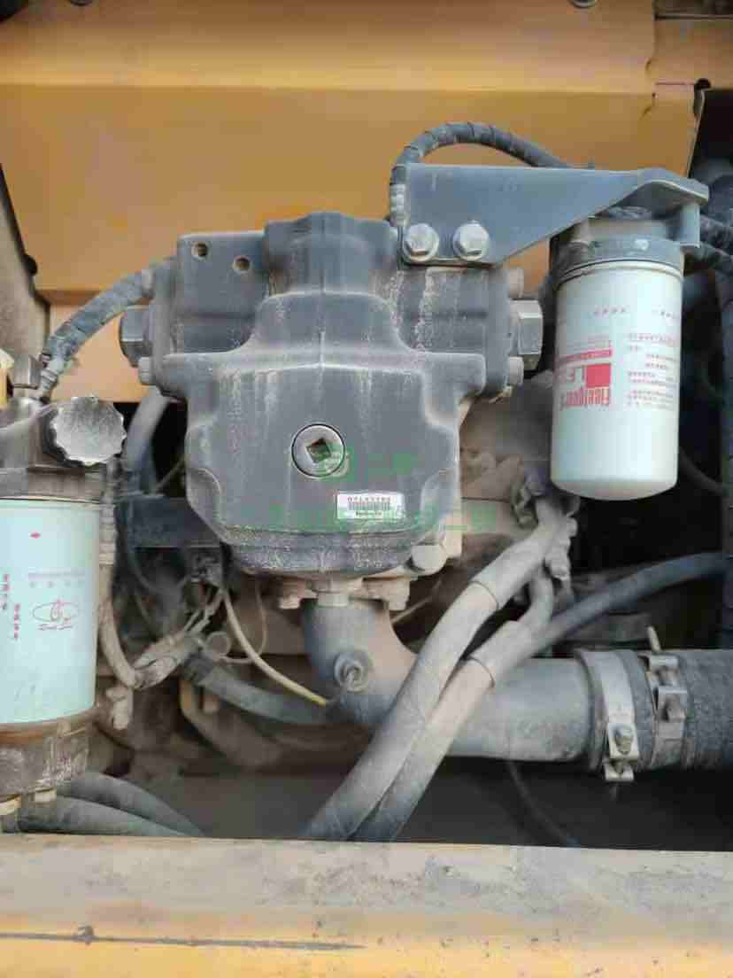 浙江出售二手的進(jìn)口小松200-8N1挖掘機(jī)