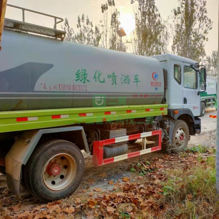 出售一臺國六東風多利卡15立方灑水車