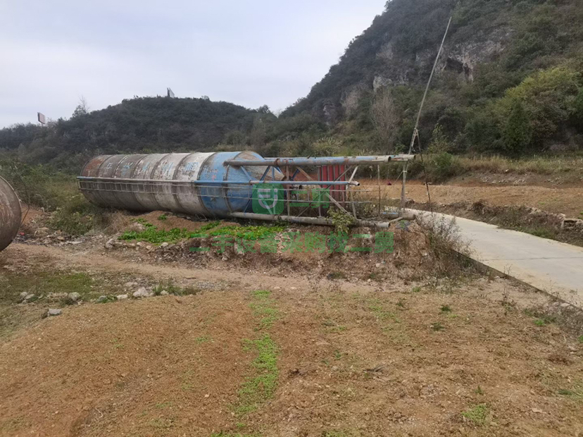 貴州出售兩個100噸水泥罐子