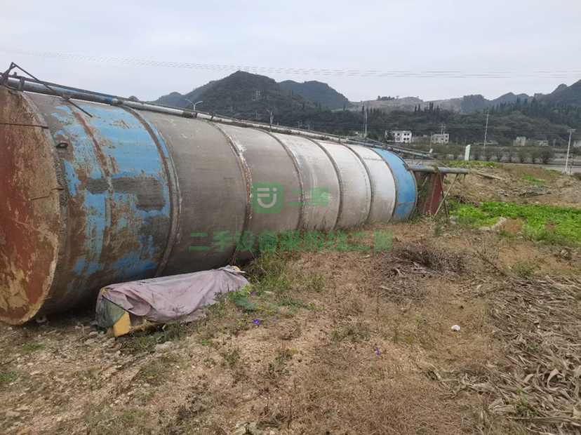 貴州出售兩個100噸水泥罐子