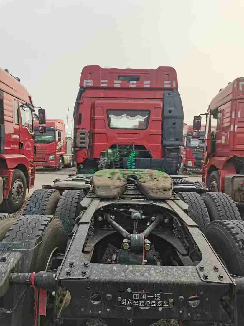 出售19年解放J6P領航版460馬力牽引車，手續齊全包提檔過戶，可分期