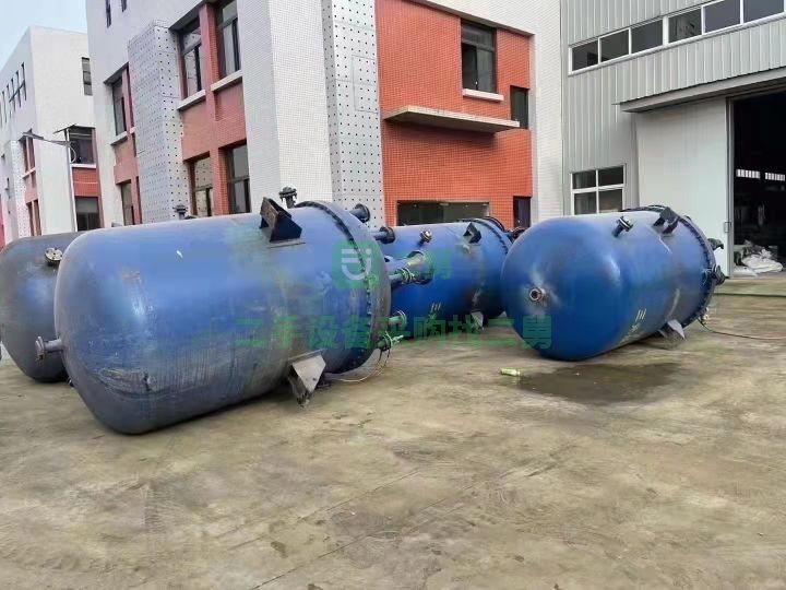 山東出售二手九成新的反應釜