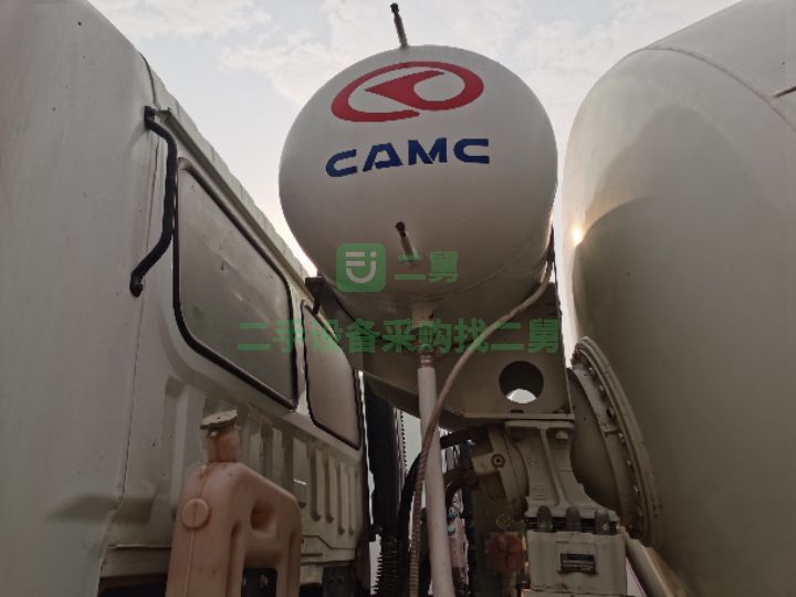 出售華凌星馬大12方.大15方攪拌車