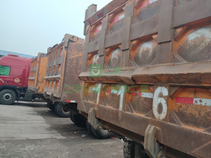 山西出售19年德龍380馬力，西安中集箱土方車
