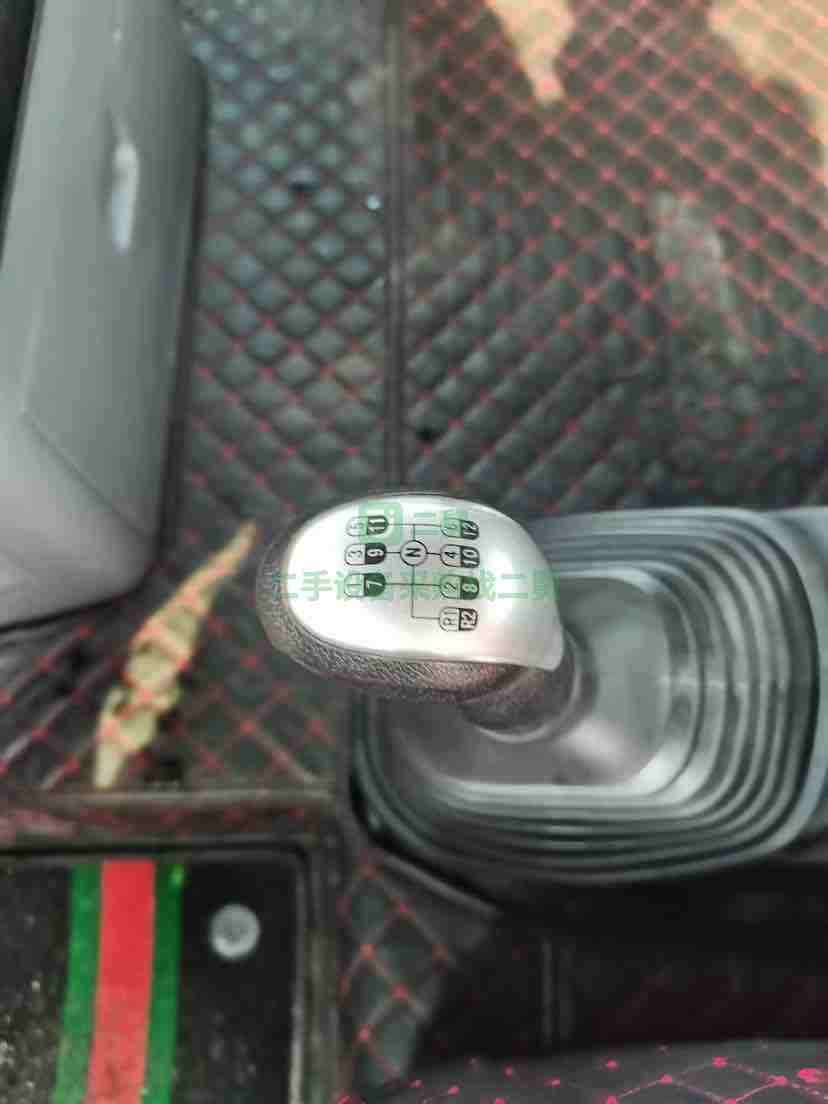出售21年汕德卡540馬力帶液緩雙驅輕體牽引車
